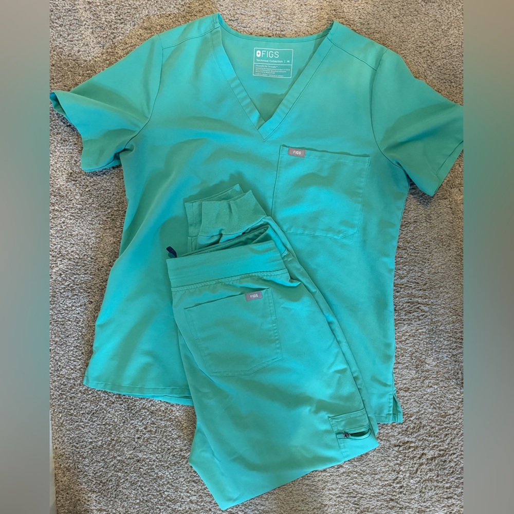 Figs Surgical green jogger set
